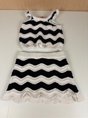 Vince Camuto Girls 4T Chevron Knit Sweater Tank & Skirt Set